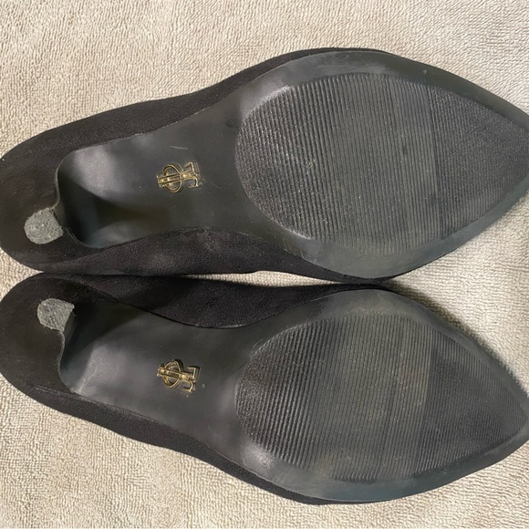 Black pumps - Picture 4 of 5